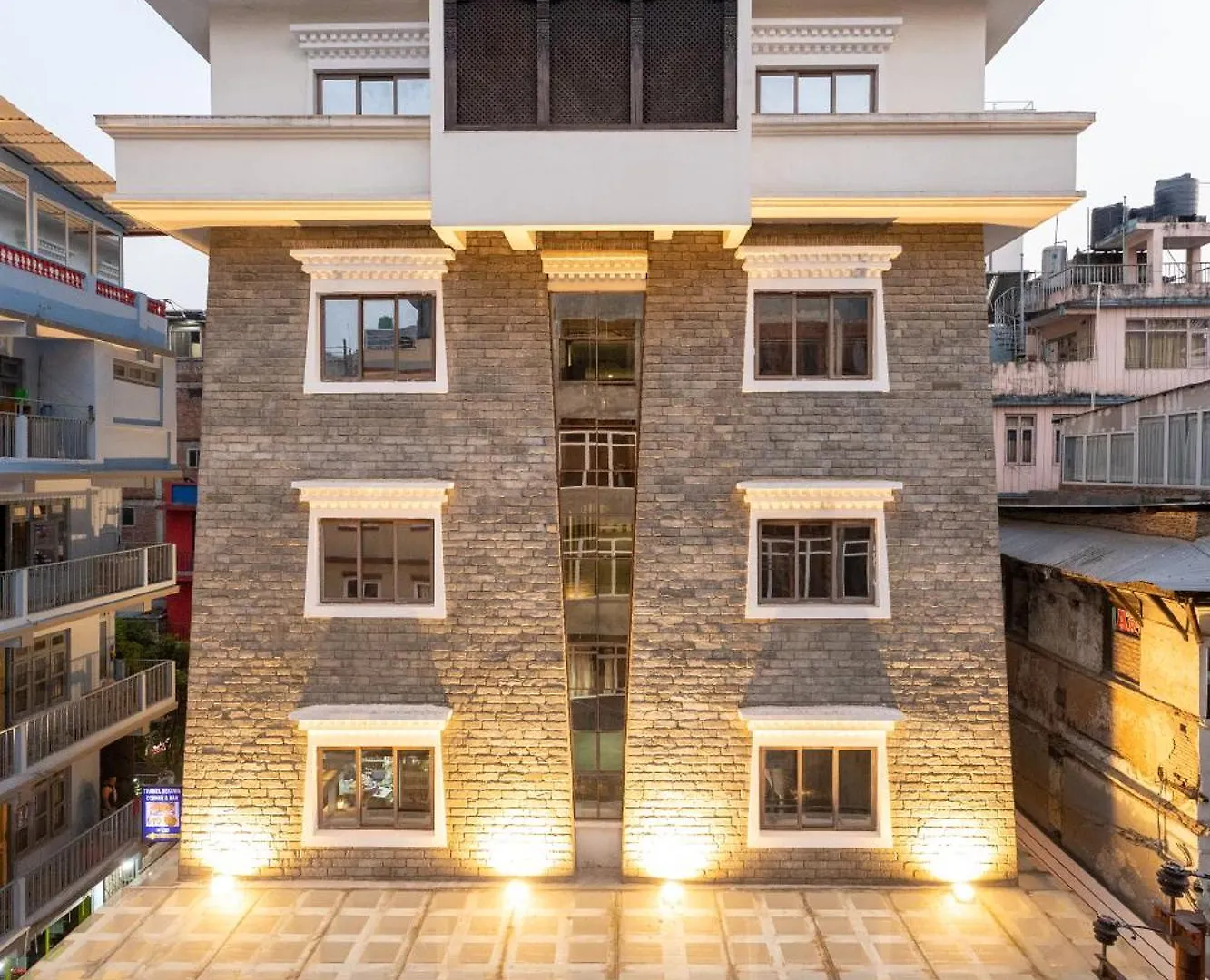 Hotel Lo Mustang Kathmandu 4*,  Nepal